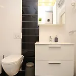 דירה Corner