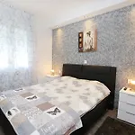 Corner זאדאר