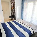 Corner זאדאר