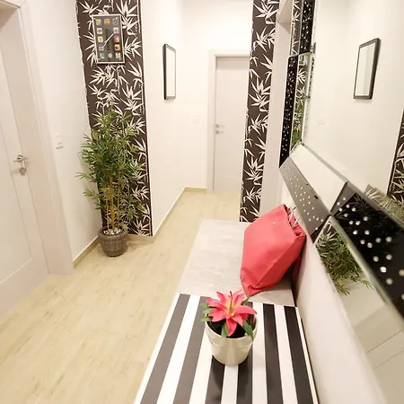 Apartment Corner